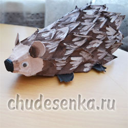 Поделка ежик из яичных лотков Поделка ежик из яичных лотков
