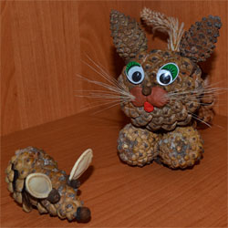 Кошка и мышка из шишек Кошка и мышка из шишек