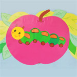 Аппликация «Гусеница на яблоке»